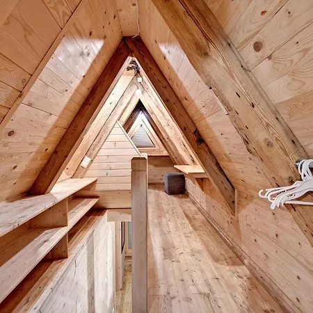 Swiatlomir דירה זקופאנה