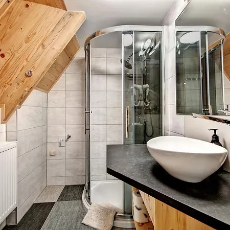 Swiatlomir דירה זקופאנה